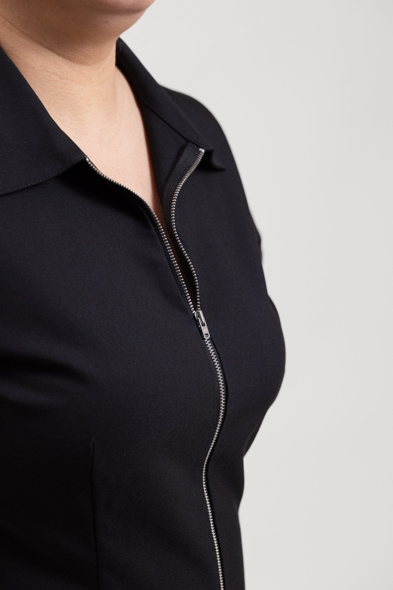 Black Short Sleeve Zip-Front Pleated Hem Dress