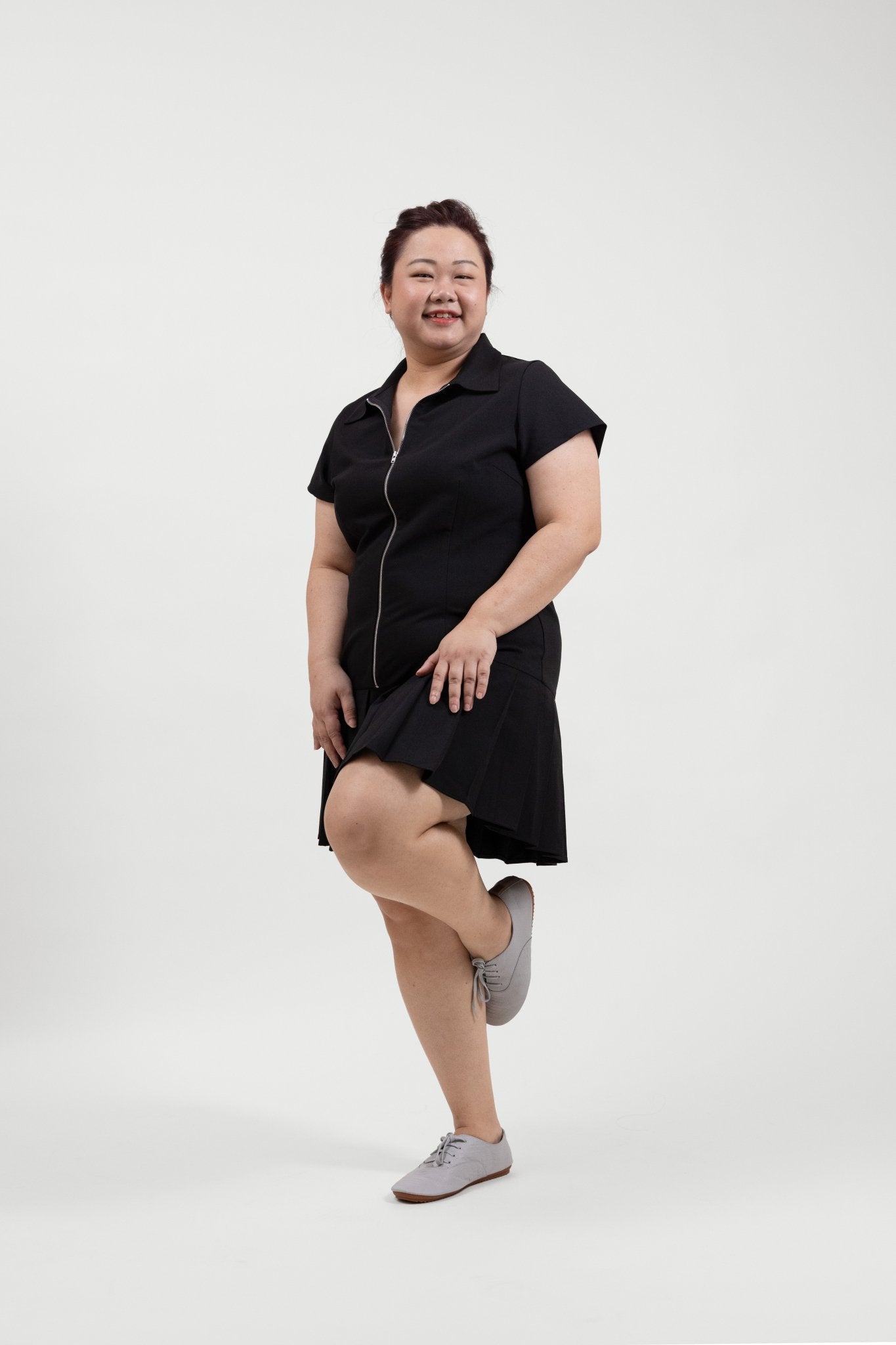Black Short Sleeve Zip - Front Pleated Hem Dress - Bubbly