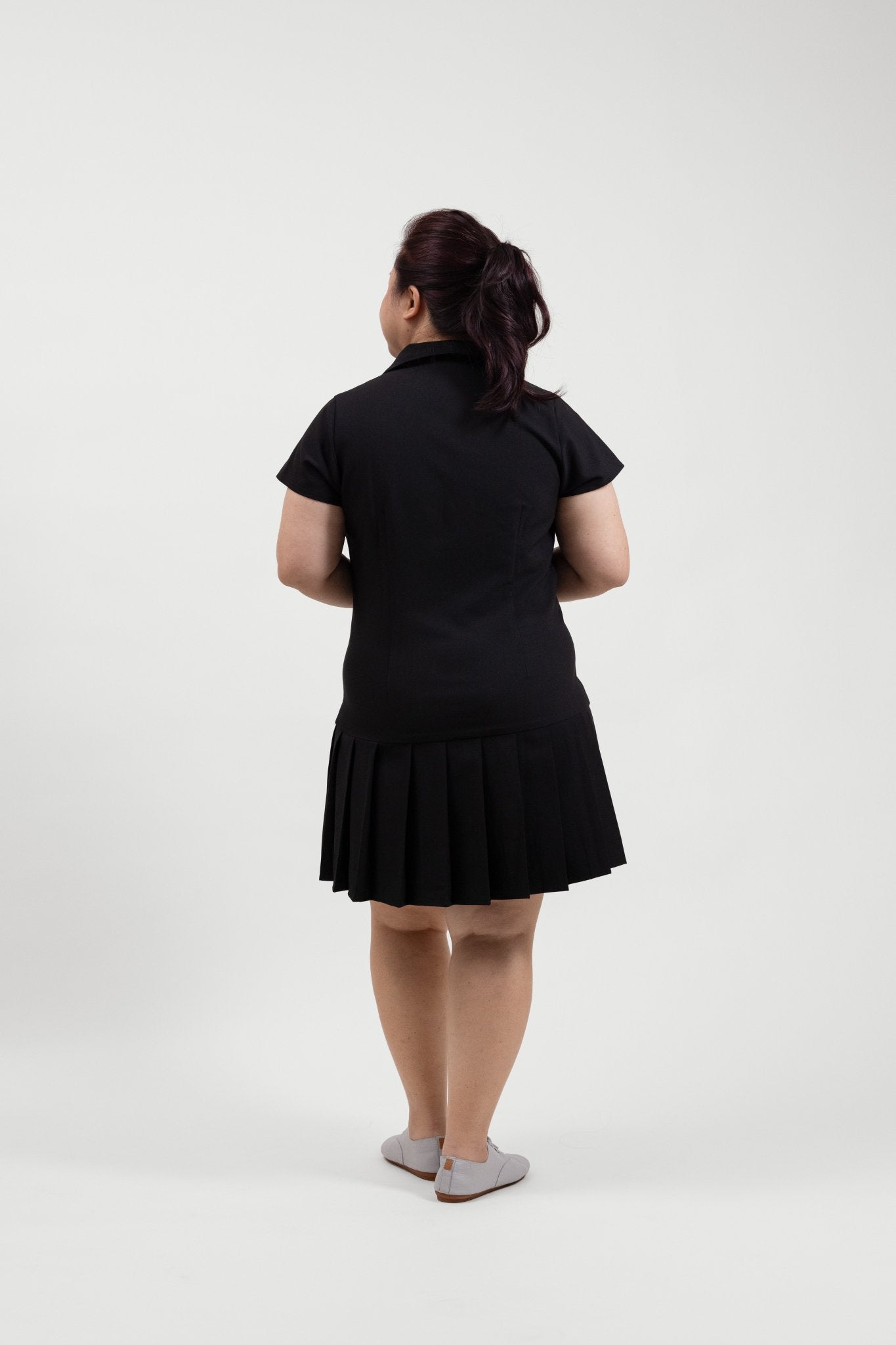Black Short Sleeve Zip - Front Pleated Hem Dress - Bubbly