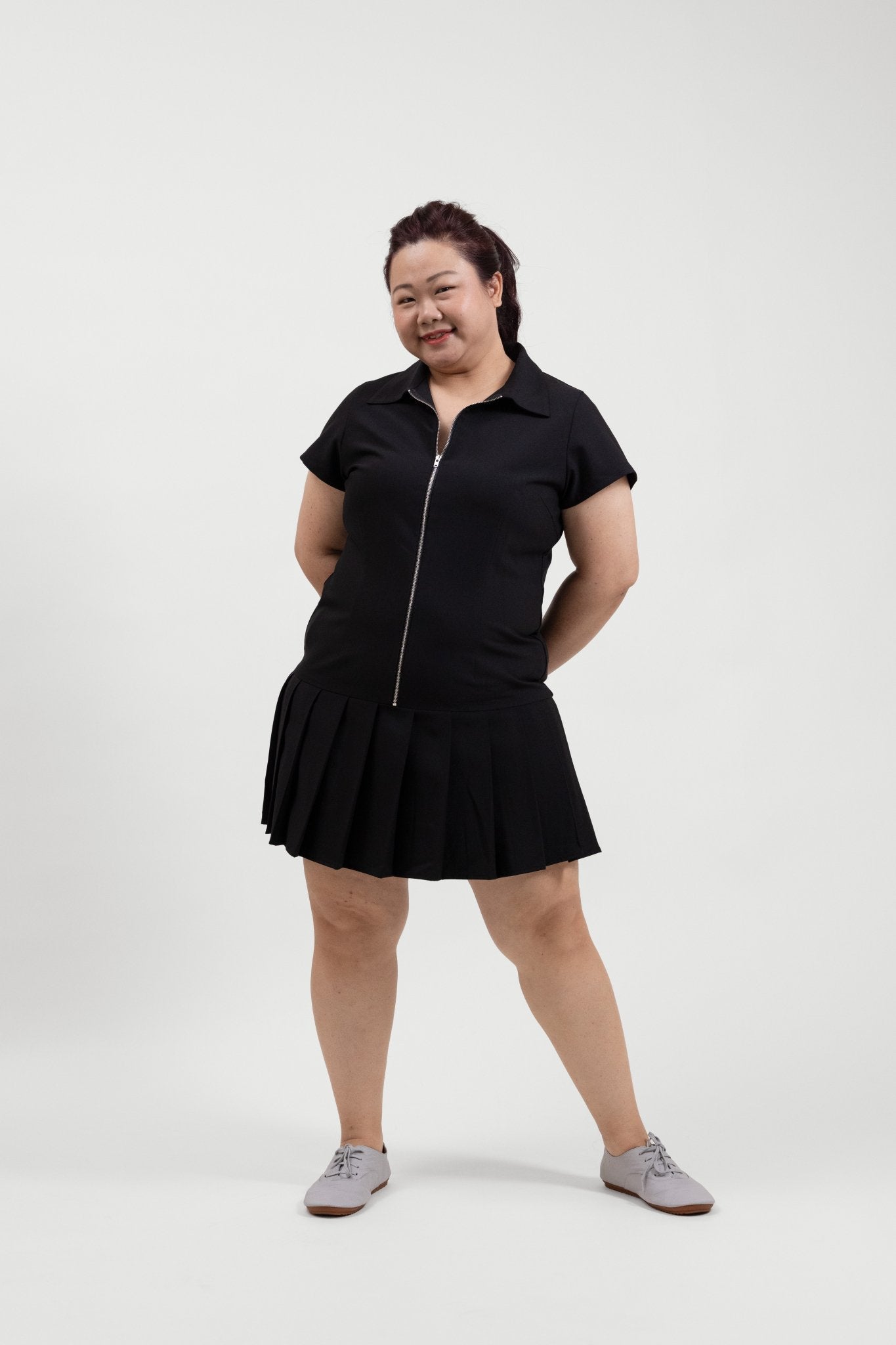 Black Short Sleeve Zip - Front Pleated Hem Dress - Bubbly